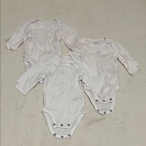 Carter's | White Bodysuits 0-3 Months